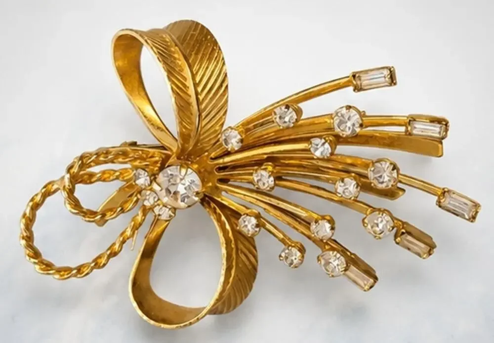 Vintage Gold Rhinestone Flower Brooch Sarah Coventry Floral Pin Signed Large